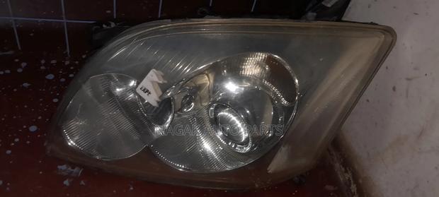 Toyota Avensis 2006 Headlight