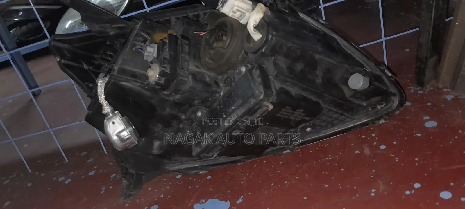 Toyota Avensis 2006 Headlight