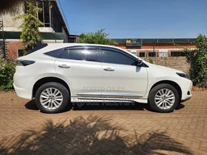 Toyota Harrier 2.0 2015 White