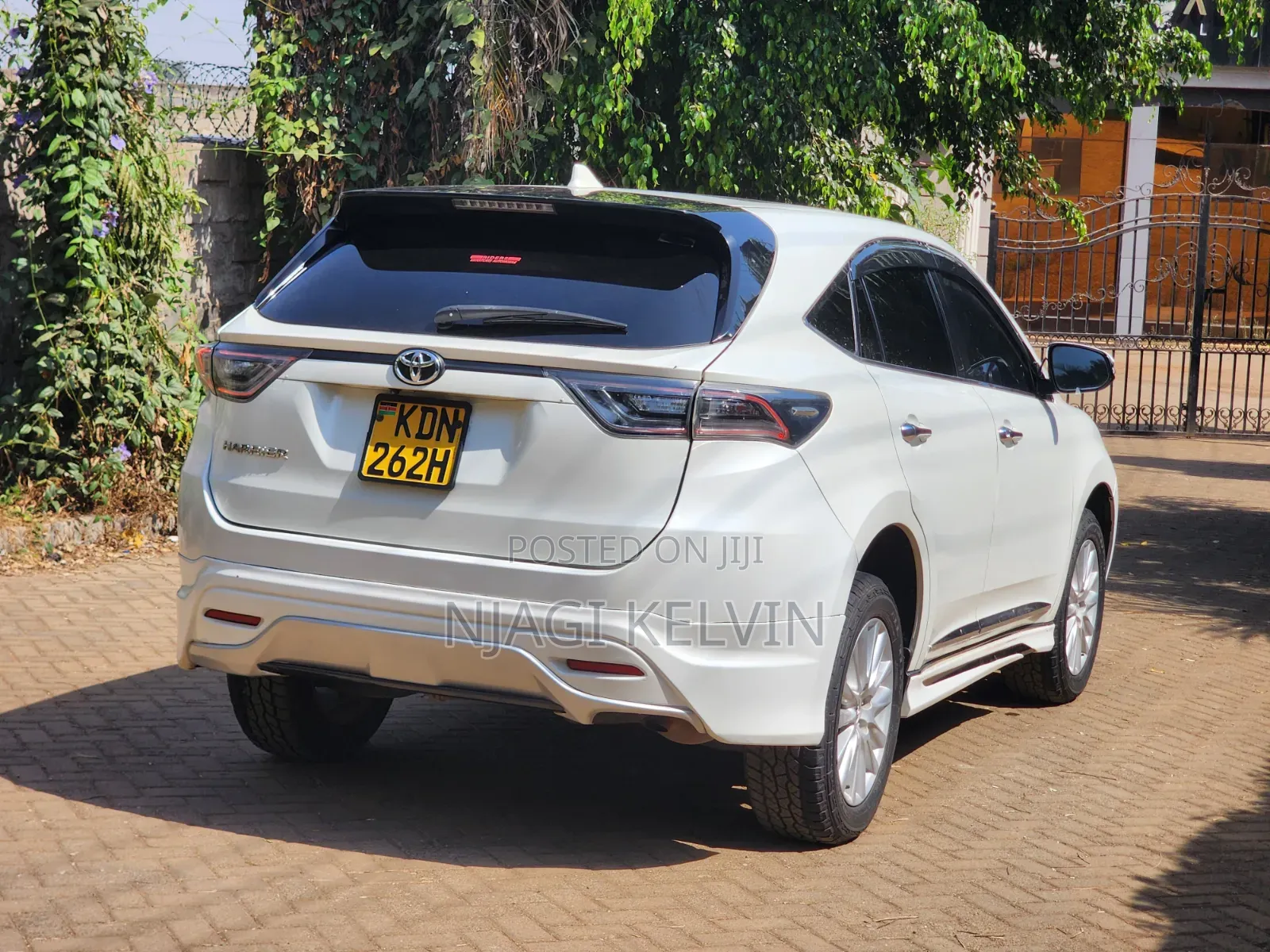 Toyota Harrier 2.0 2015 White