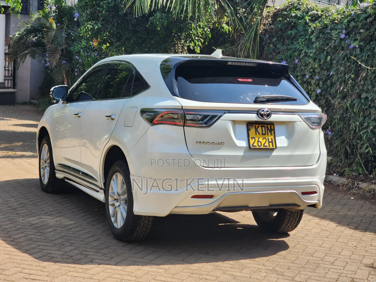 Toyota Harrier 2.0 2015 White