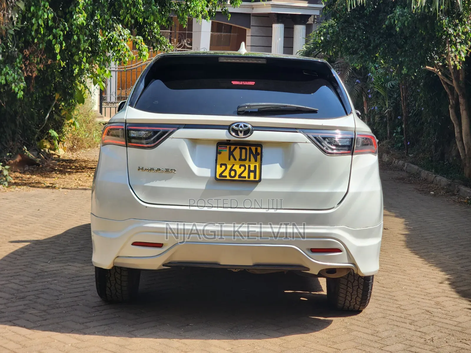 Toyota Harrier 2.0 2015 White