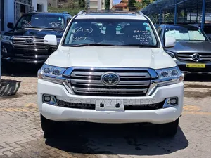 Toyota Land Cruiser 2019 White