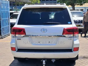 Toyota Land Cruiser 2019 White