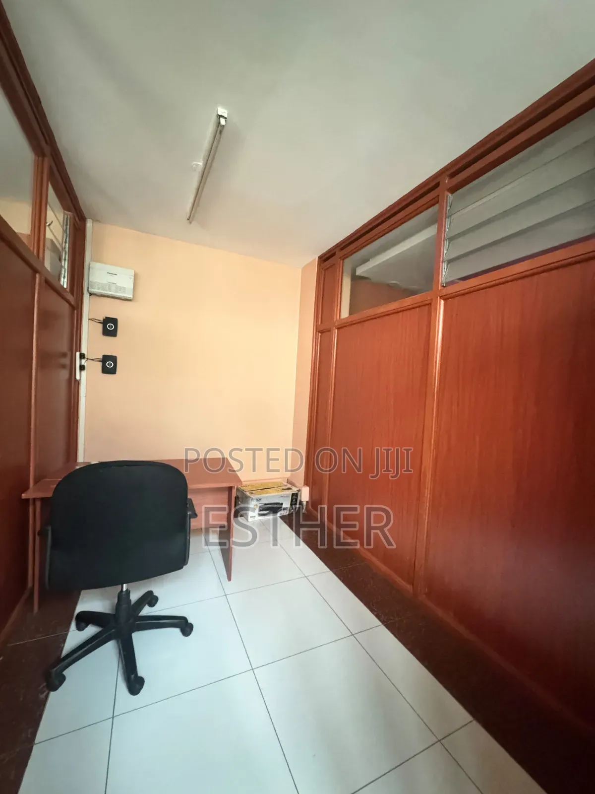 Furnished Office to Let