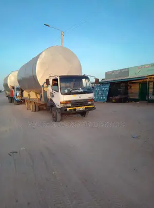 Mguu Kumi Lowloader for Wide Load Transport