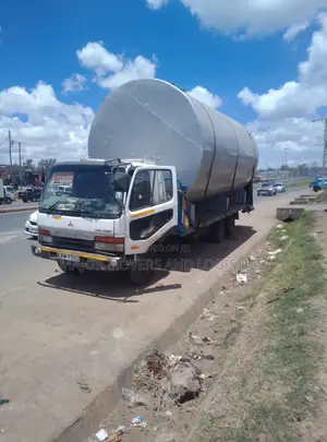 Mguu Kumi Lowloader for Wide Load Transport