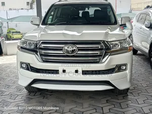 Toyota Land Cruiser 2017 White
