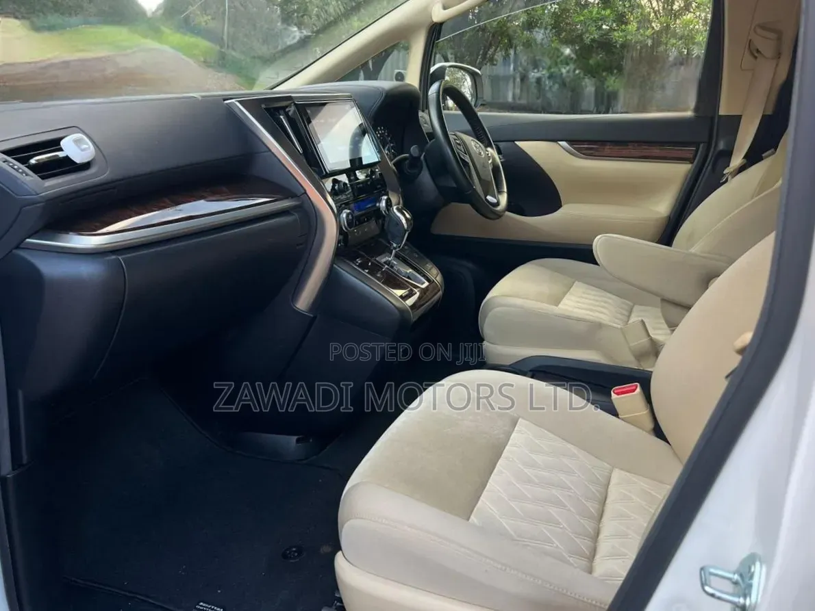 Toyota Vellfire 2019 White