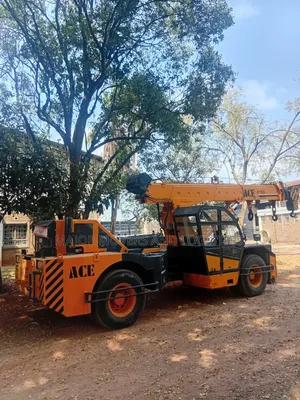 Hydra Crane. For Lifting Services