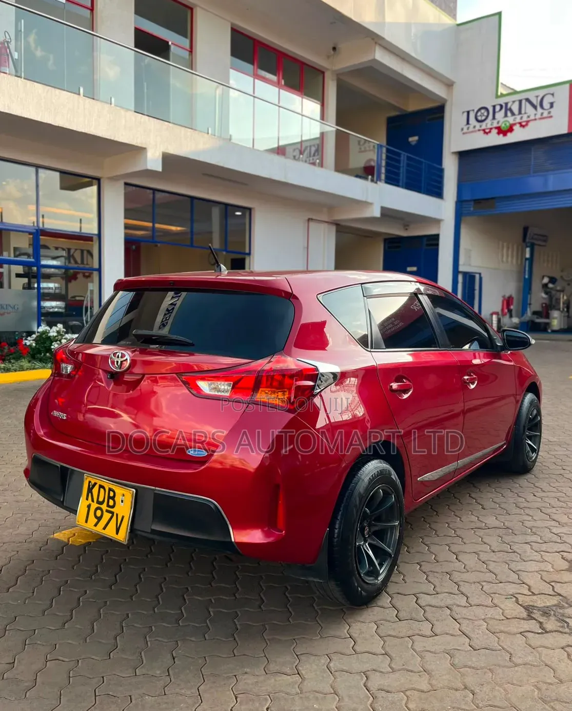 Toyota Auris 2013 Red
