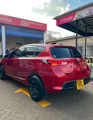 Toyota Auris 2013 Red