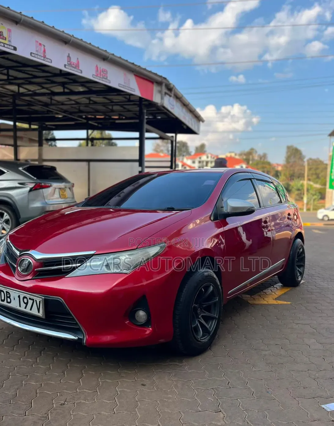 Toyota Auris 2013 Red