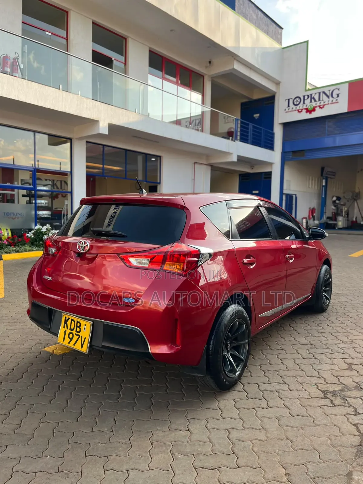 Toyota Auris 2013 Red