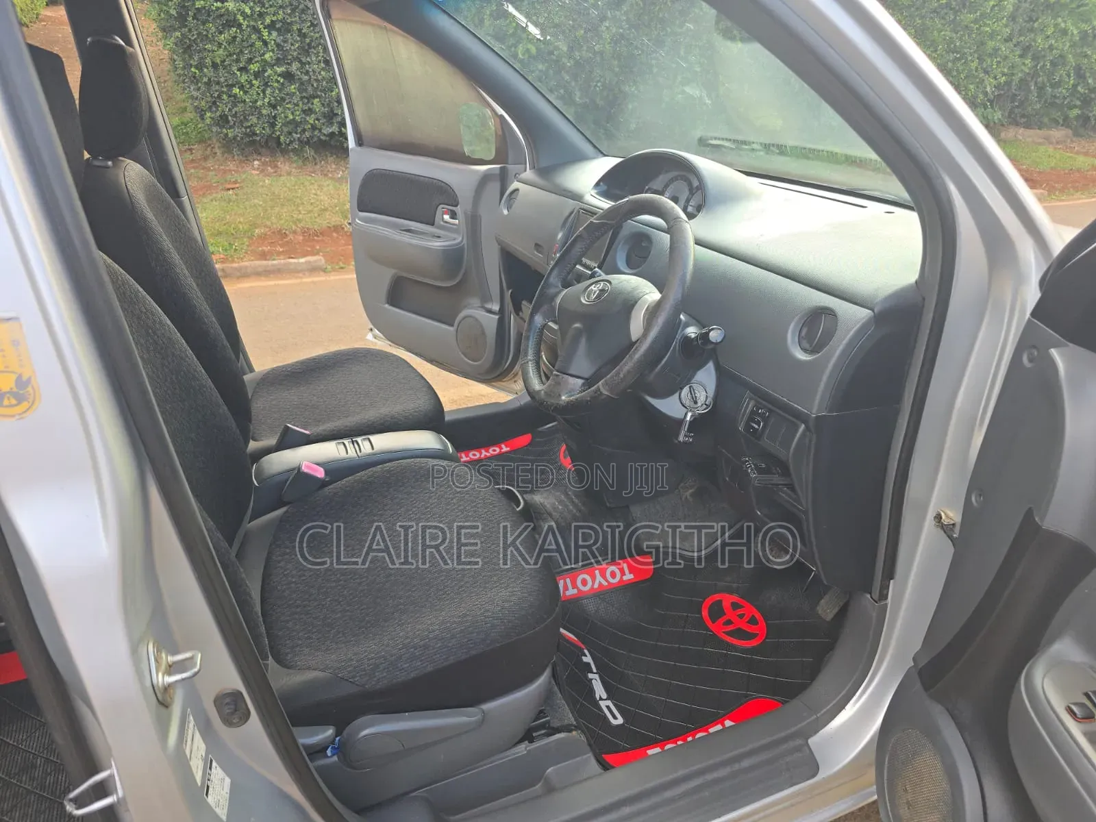 Toyota Sienta 1.5 FWD 2012 White