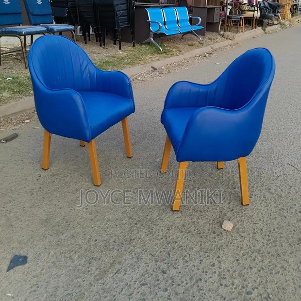 VIP Blue Restaurant Seat or Manicure Seat. - main view