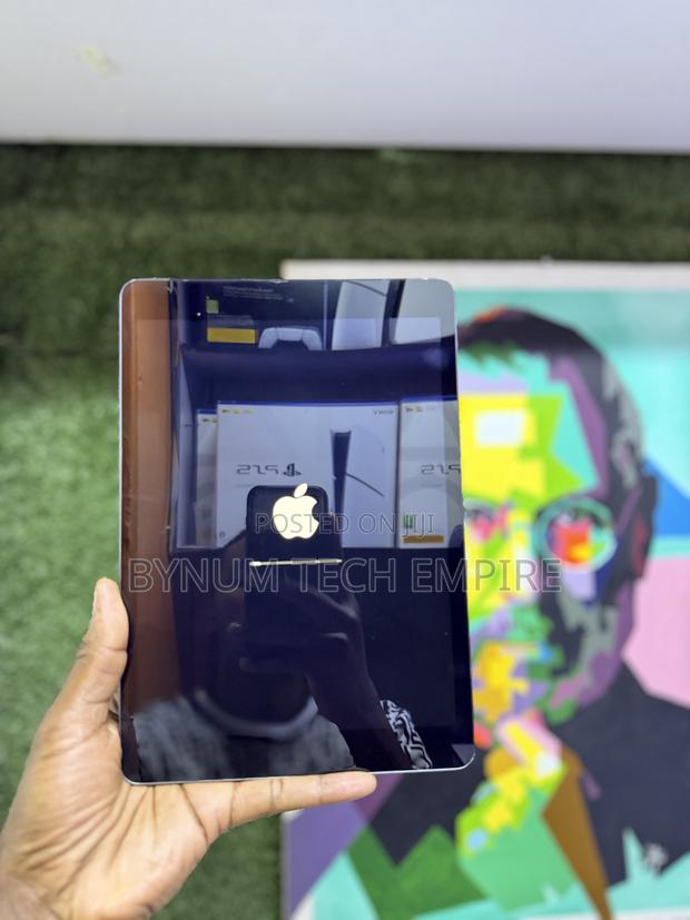 Apple iPad 10.2 (2021) 64 GB Gray