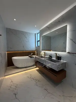 5bdrm Apartment in Spring Valley for sale