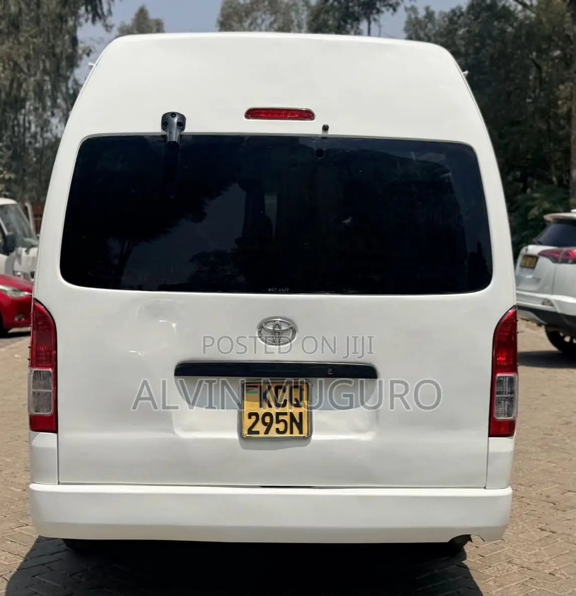Toyota HiAce 2013 White