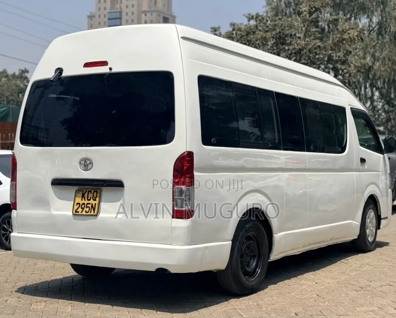 Toyota HiAce 2013 White