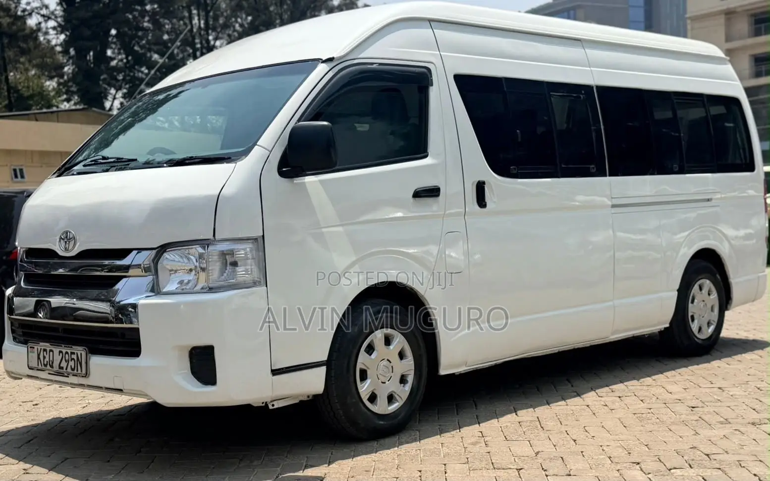 Toyota HiAce 2013 White