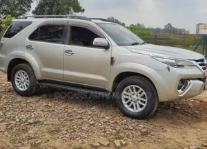 Toyota Fortuner 2012 Gold