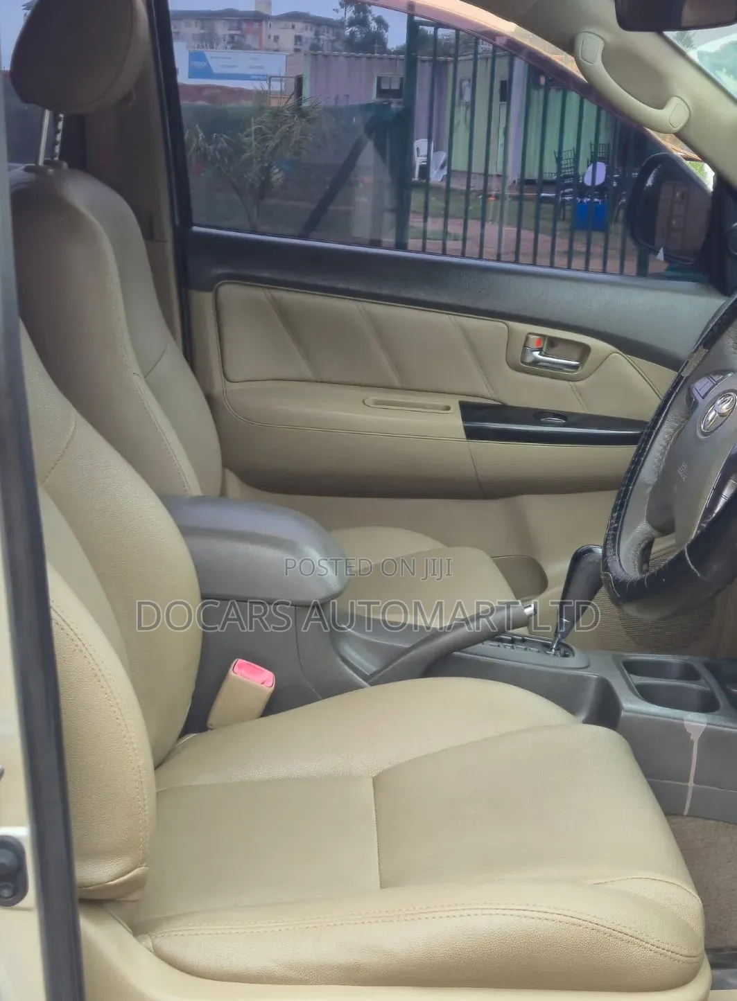 Toyota Fortuner 2012 Gold