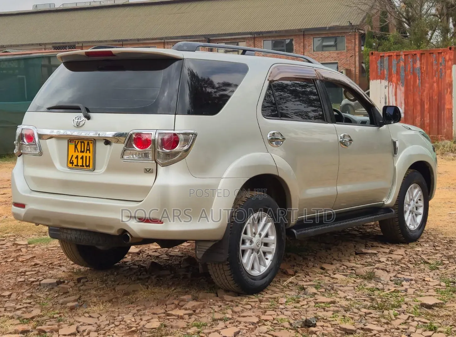 Toyota Fortuner 2012 Gold