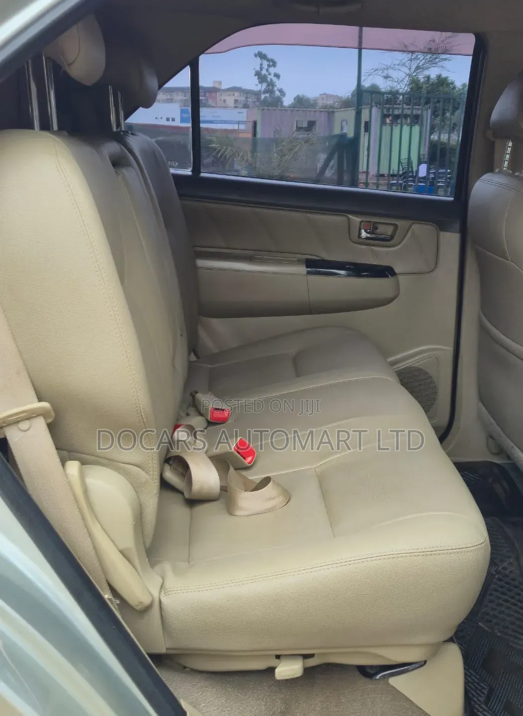 Toyota Fortuner 2012 Gold