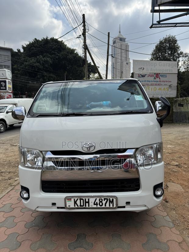 Toyota HiAce 2015 White