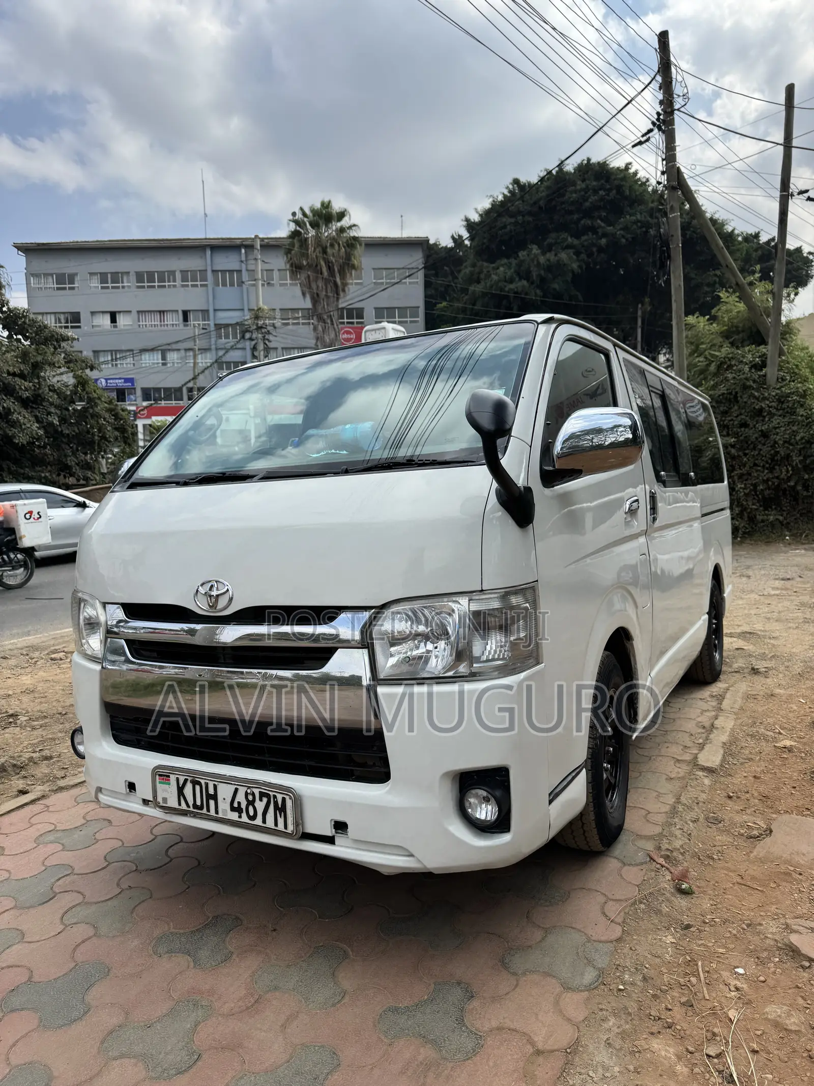 Toyota HiAce 2015 White