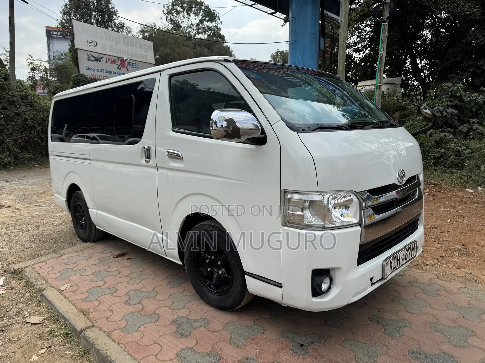 Toyota HiAce 2015 White
