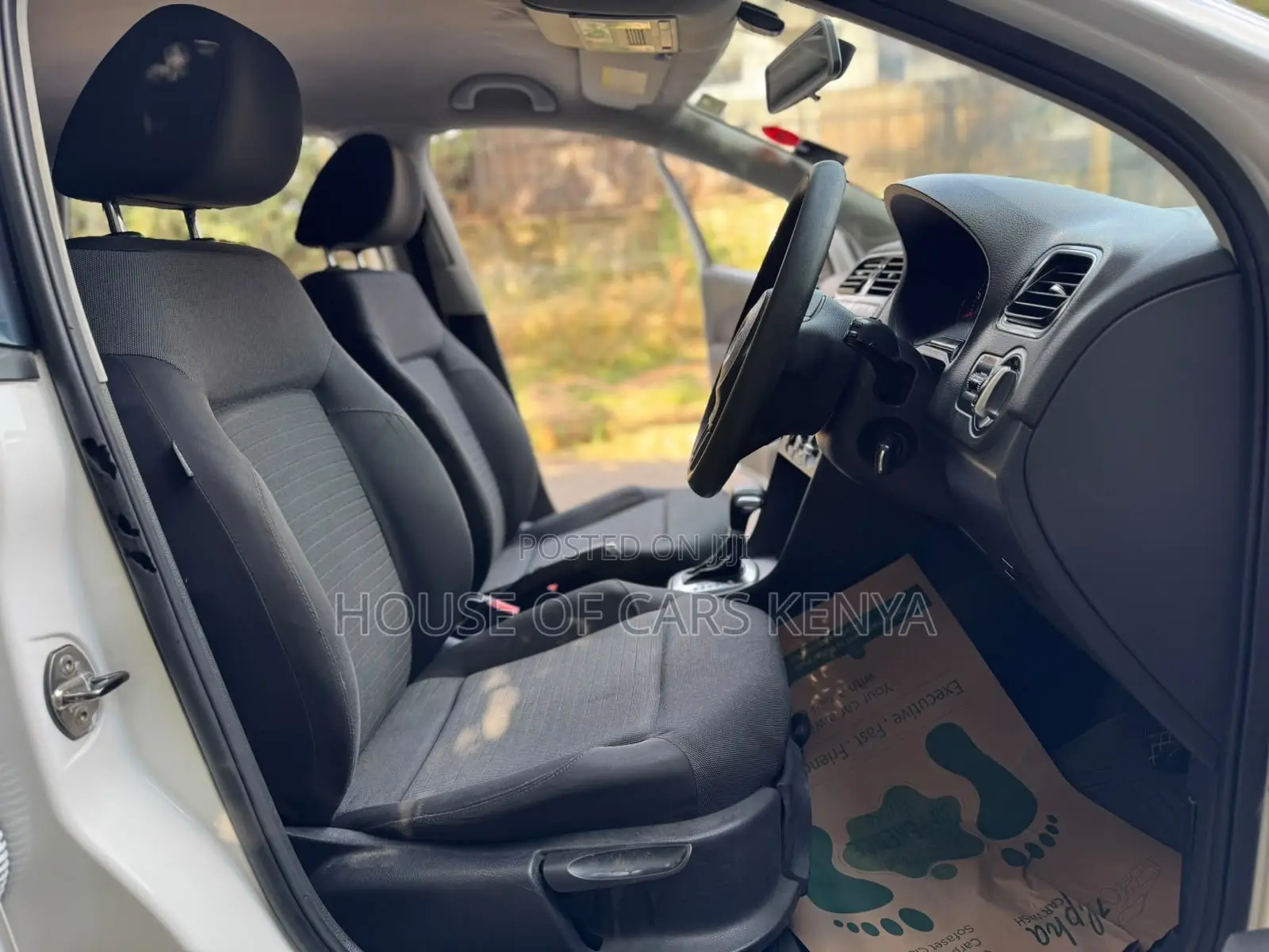 Volkswagen Polo 2011 White