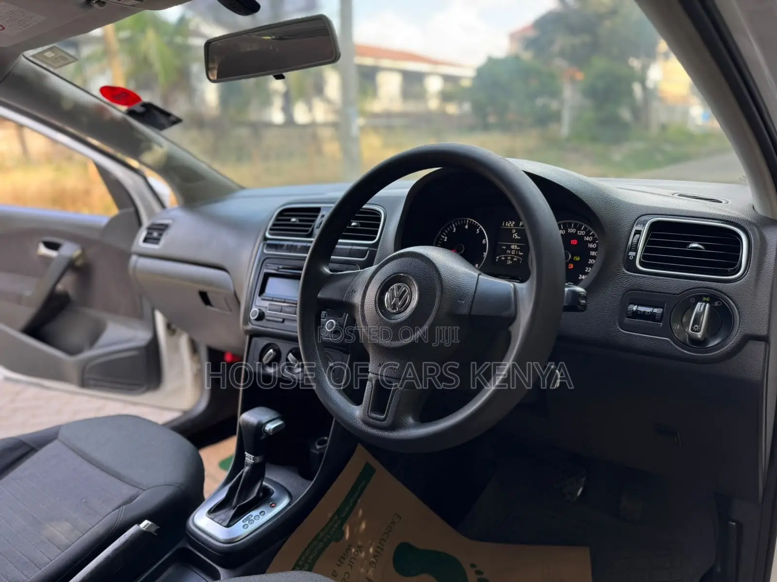 Volkswagen Polo 2011 White