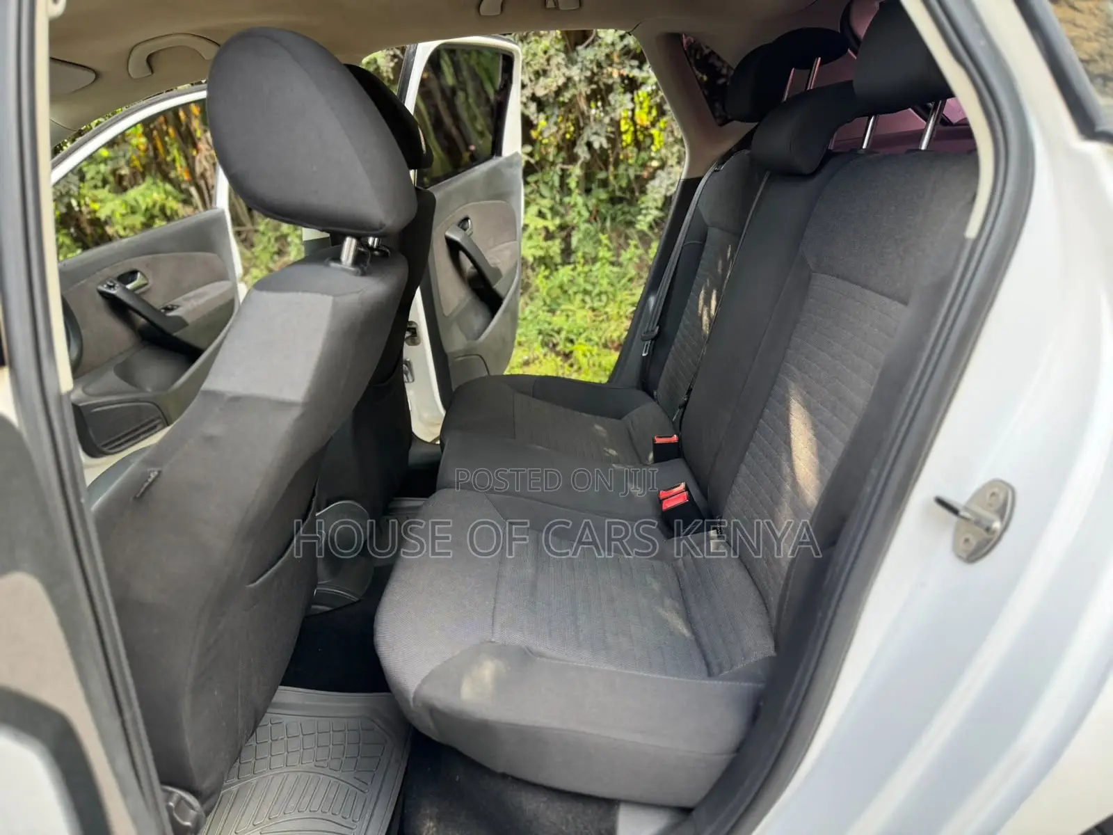 Volkswagen Polo 2011 White