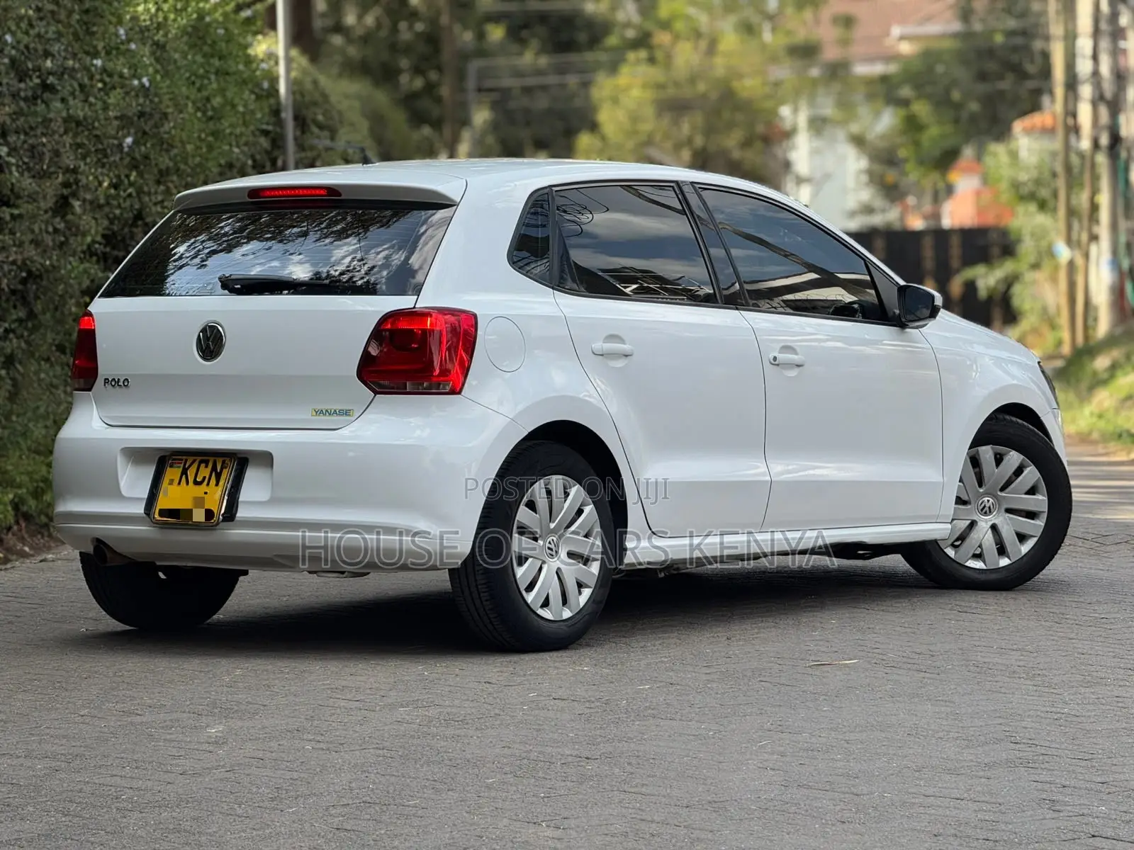 Volkswagen Polo 2011 White