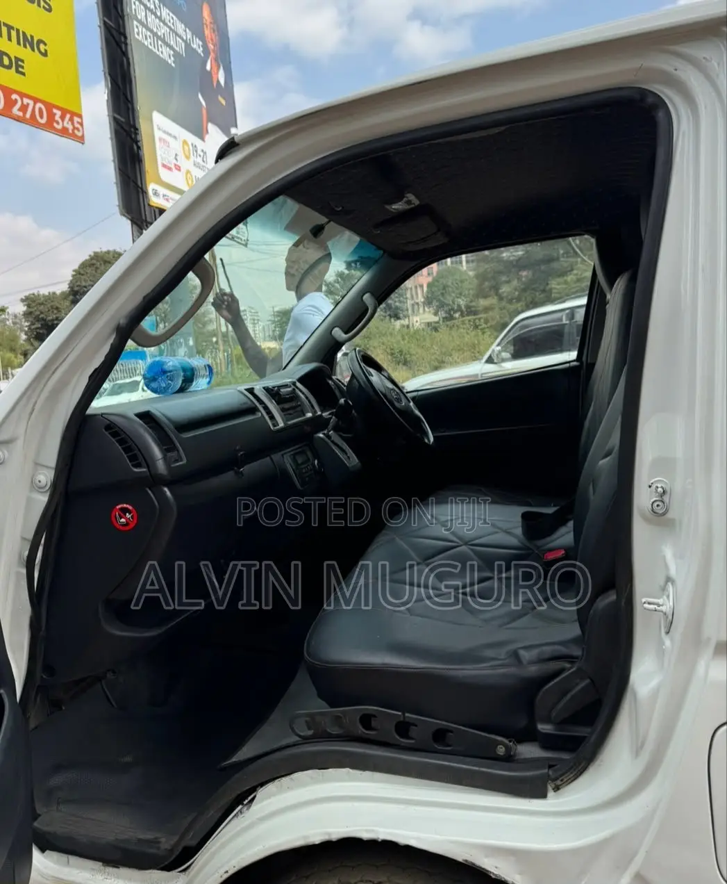 Toyota HiAce 2015 White