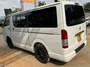 Toyota HiAce 2015 White