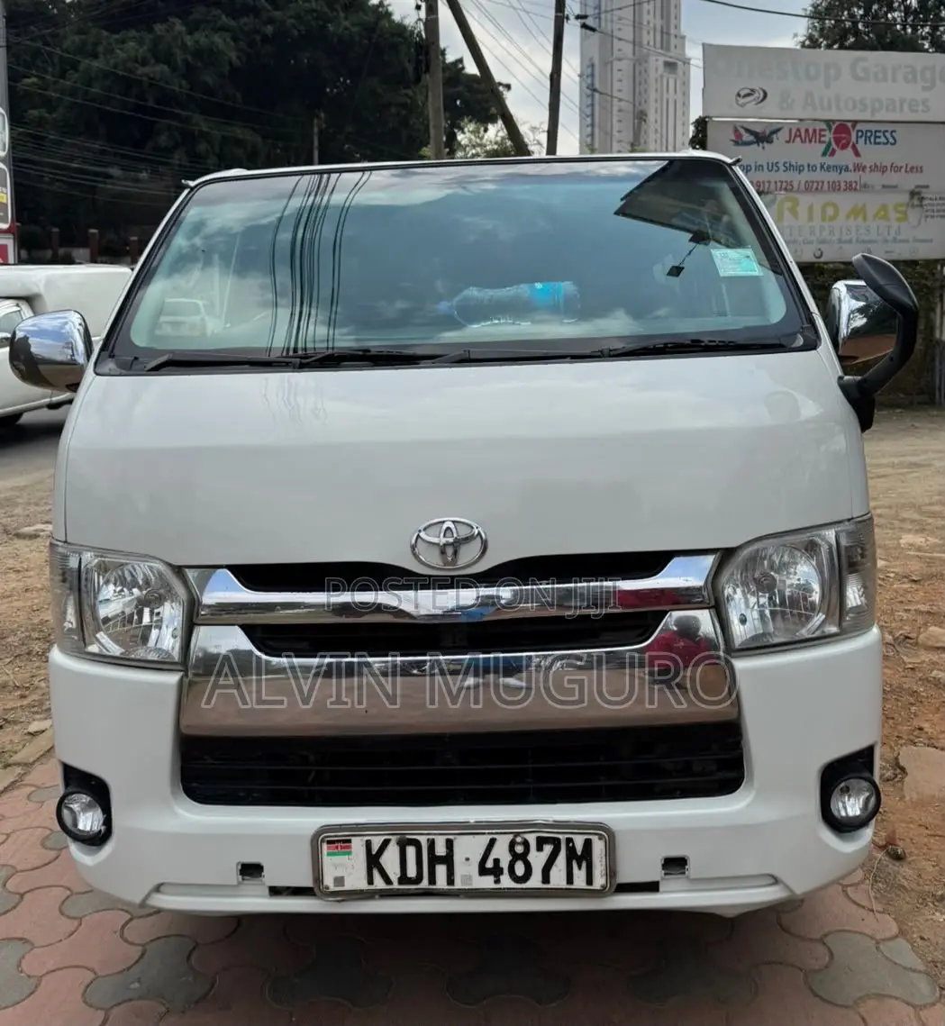 Toyota HiAce 2015 White