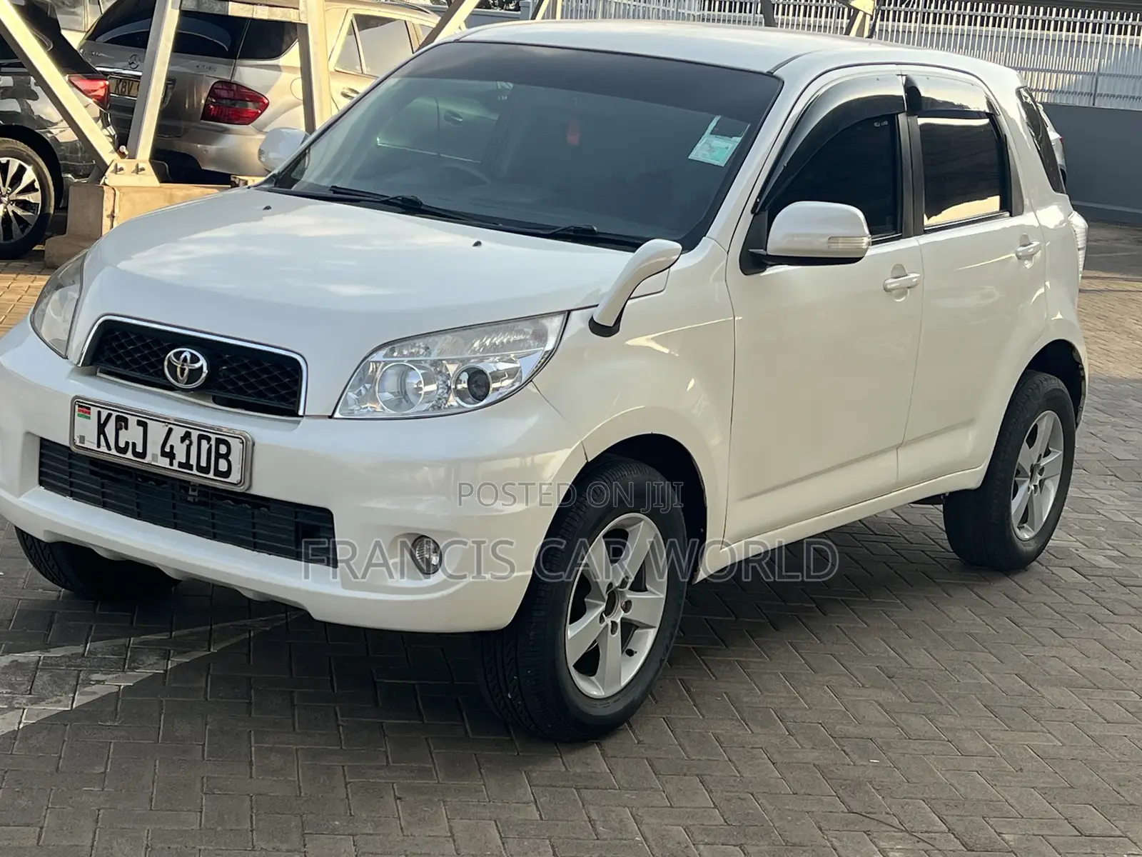 Toyota Rush 2009 White