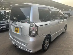 Toyota Voxy 2008 Silver