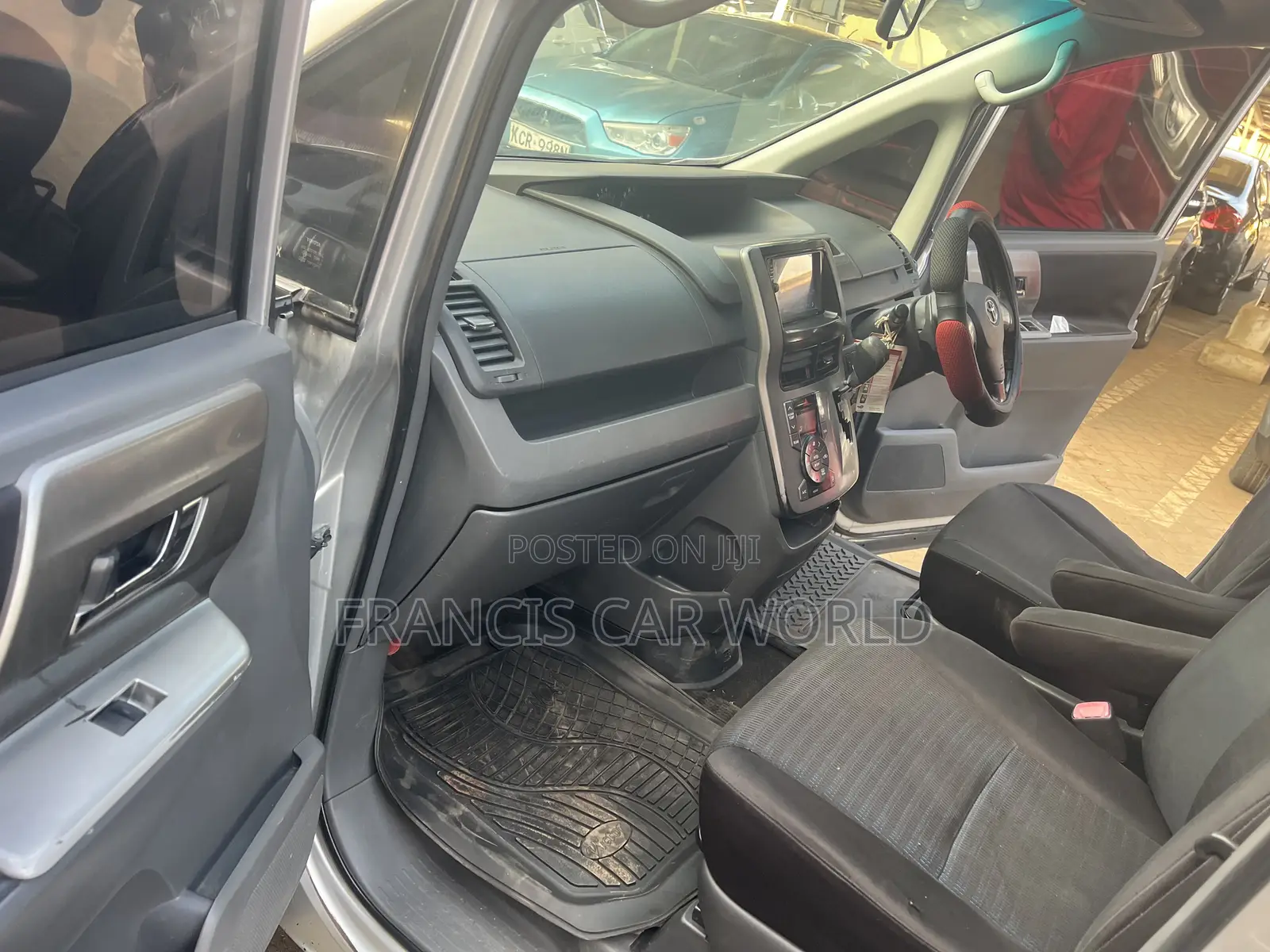 Toyota Voxy 2008 Silver