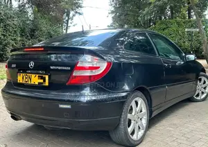 Mercedes-Benz C200 2005 Black