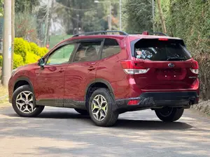 Subaru Forester Premium AWD 2019 Red