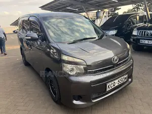 Toyota Voxy 2012 Gray