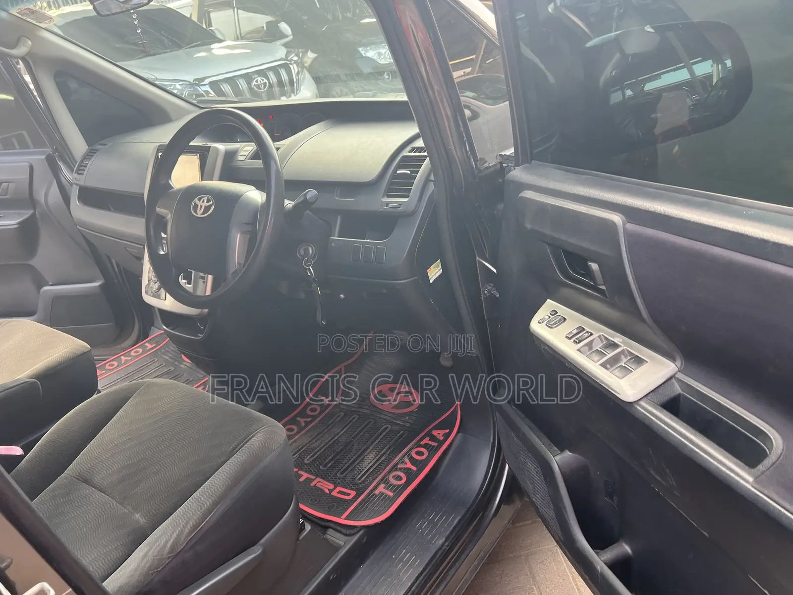 Toyota Voxy 2012 Gray