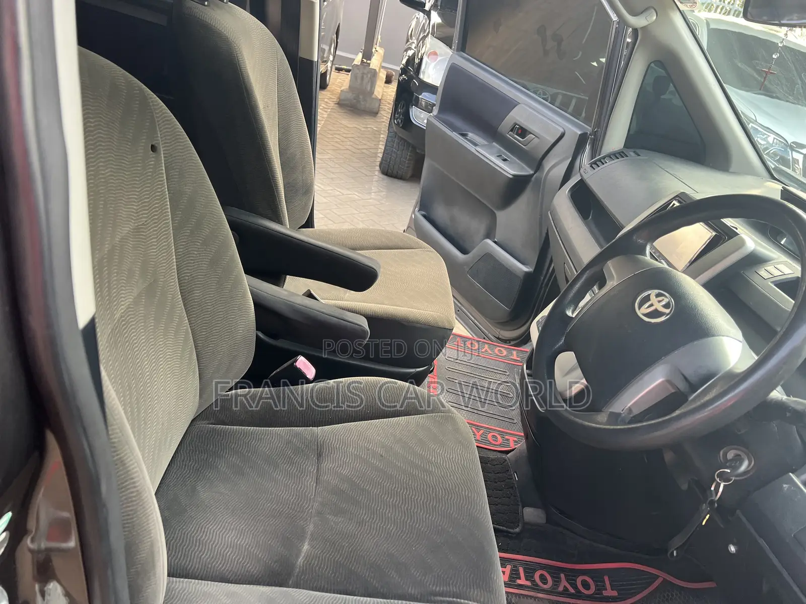 Toyota Voxy 2012 Gray