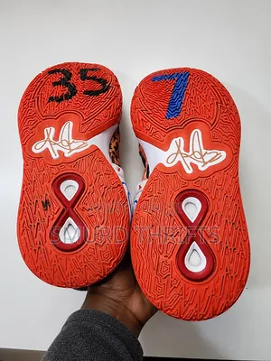 Nike Kyrie 8