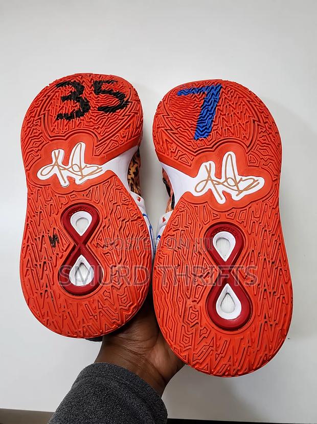 Nike Kyrie 8 - thumbnail 5