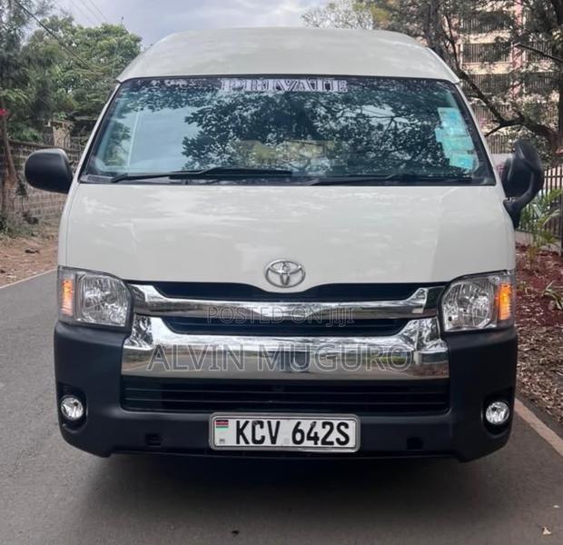 Toyota HiAce 2013 White